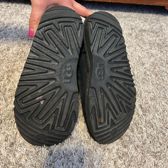Girls Black Uggs - Picture 3 of 3